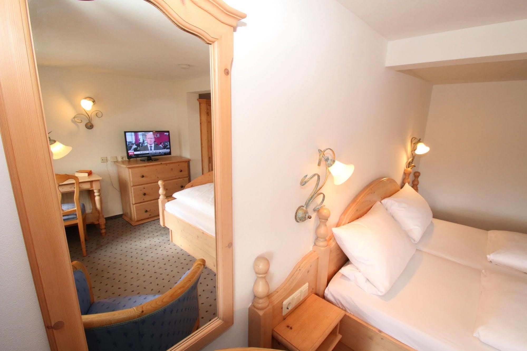 Hotel Landgasthof Adler Altenrond Экстерьер фото